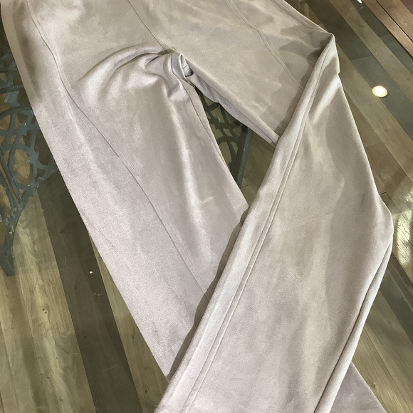 Alberto Makali. Fabulous vegan suede leggingwashable...